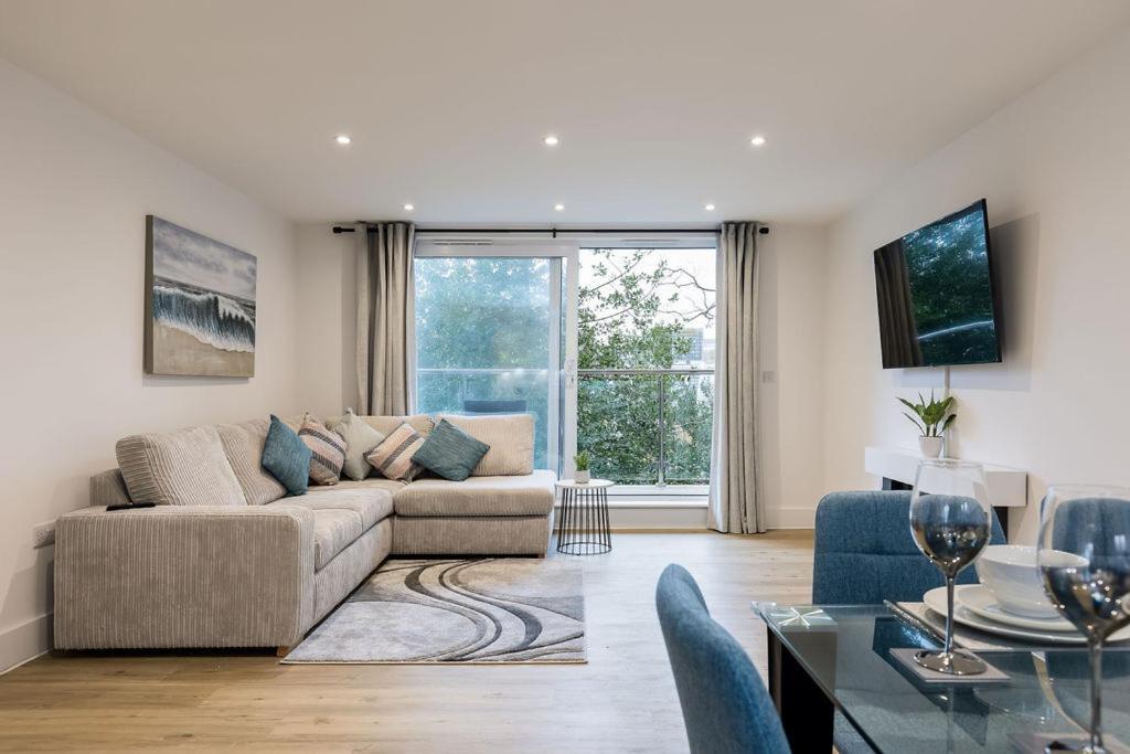 Stylish Town Centre Apartment, W Parking, Nr Beach Bournemouth Exterior photo